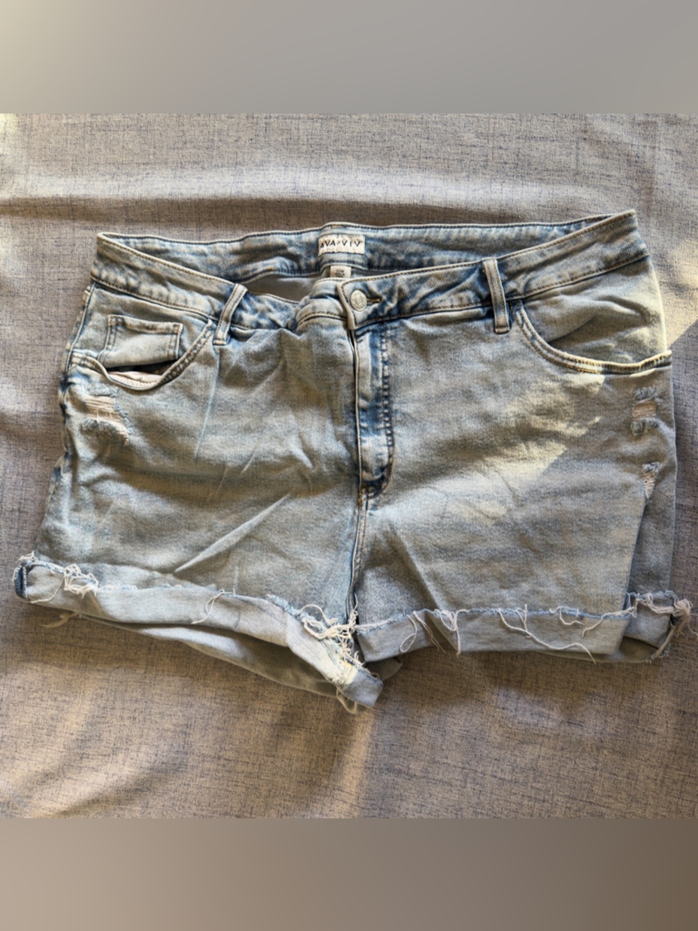 Ava & Viv Light Wash Denim Jean Shorts